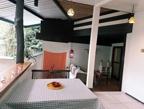 Khu ẩm thực ngoài trời