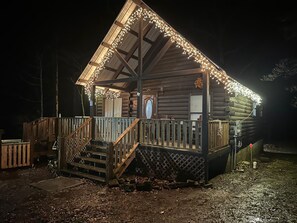 Exterior - cozy Rustic Mountain Cabin with Amazing Views. (Trenton)