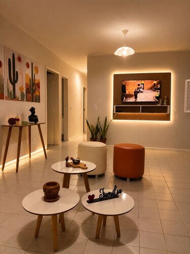 Holiday home with capacity for up to 10 people, 30m from the shopping center.