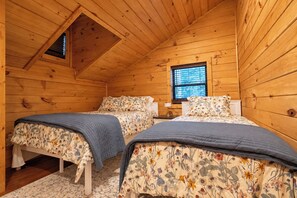 Room - Gorge Haven | Hot Tub • Near Muir Valley (Rogers)