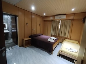 Unclassified image, 5 of 6, button - santa black suites (santa teresita)