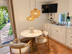 Dining - Vrbo Property (Miami)