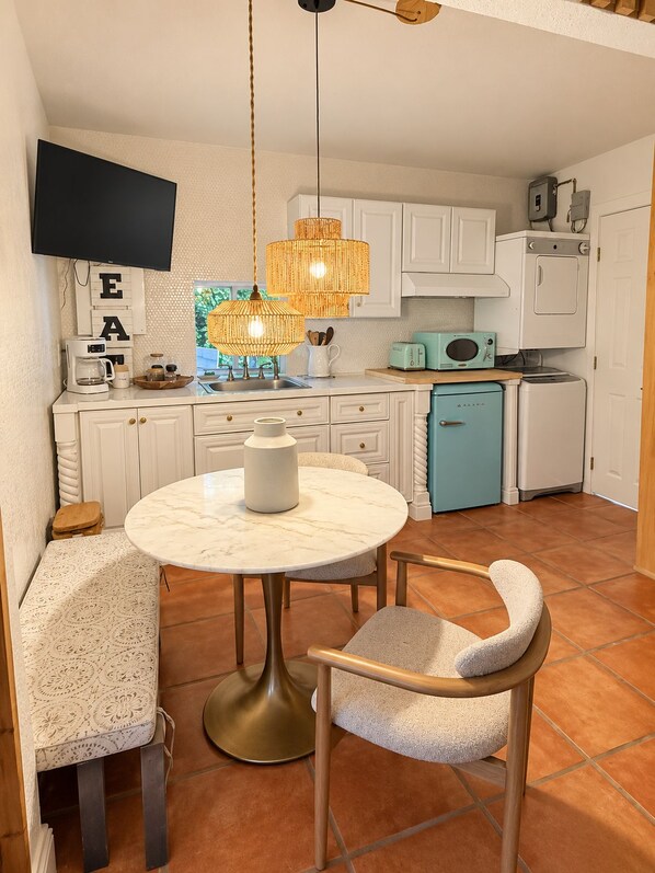 Private kitchen - Vrbo Property (Miami)