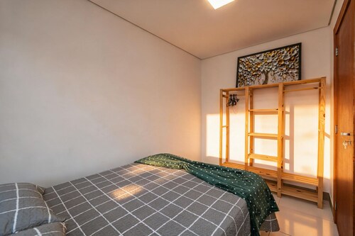 Casa com Churrasqueira a 290 Metros da Roddertown