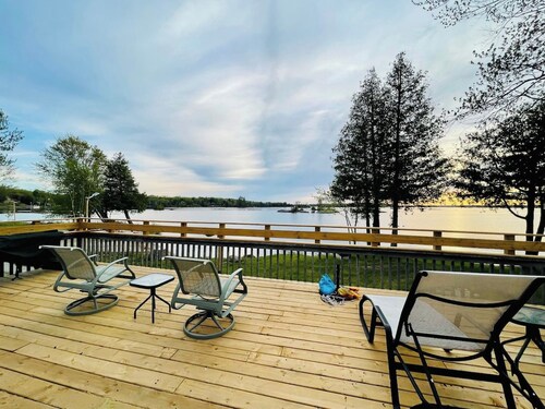 Newly Renovated Cottage Stoney Lake