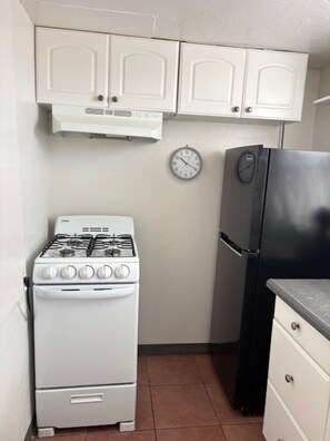 Private kitchen - Fabulous 1-bedroom bed & breakfast in charming Chula Vista (Chula Vista)