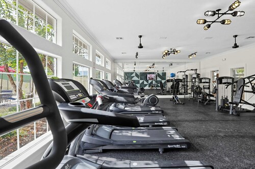 Modern & Cozy Getaway with Pool & Gym Near Ole Miss
