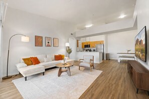 Living area - Mesa Getaway | 3 Queen Beds | Near Dining (Mesa)