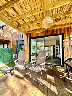 Outdoor dining - Villa Mora (Punta Colorada)