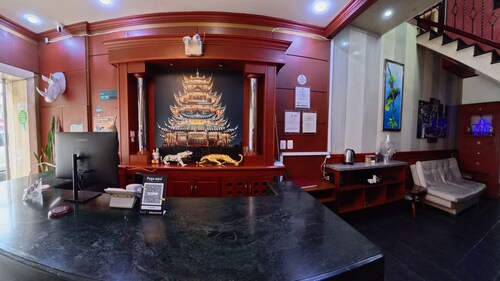 HOTEL IMPERIO REAL