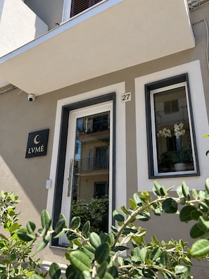 Exterior detail - Lumè (Crotone)