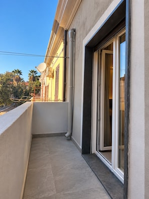 Exterior detail - Lumè (Crotone)
