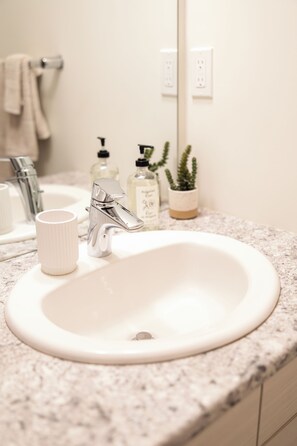 Bathroom - The Hugo Suite: Modern & Boutique (Winnipeg)