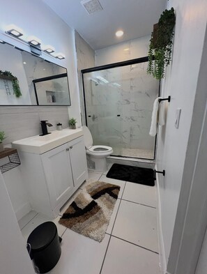 Bathroom - Modern 3BR Miami Home w/ Private Tropical Yard (Miami)