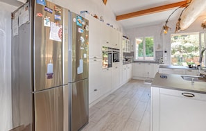 Kitchen - Amazing home in Folelli with private swimming pool, can be inside or outside (Folelli)
