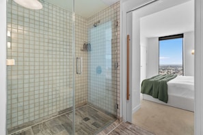 Bathroom - Skyline Luxe Panoramic Hollywood Views & Rooftop Pool (Los Angeles)