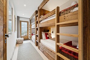 Room - Chalet La Luge by Mrs. MigginsAn exceptional private retreat in GrimentzBeautifully crafted interior (Grimentz)