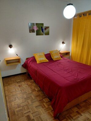 Room - High-floor apartment, 200 meters from the ocean. Perfect for couples. (Mar del Plata)