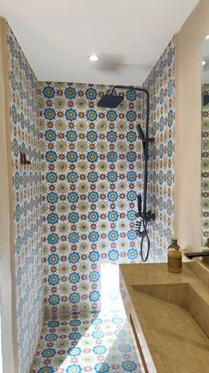 Bathroom - Fabulous 2-bedroom riad with AC in vibrant Marrakesh (Marrakesh)