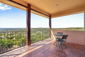 Covered outdoor seating - Rancho Deluxe I Families, Stargazing (Fischer)