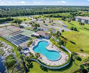 Exterior - Stylish 2BR Condo in the heart of Charlotte County (Punta Gorda)
