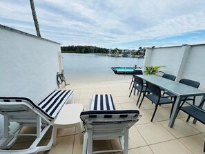Outdoor dining -  Waterfront 2 Bedrooms Home .
 Weyba Quays - 
Home in Noosa Heads .Australia (Noosa Heads)