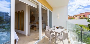 Outdoor dining - Jacana Sunset 205 | Bucerias Beach & Rooftop Infinity Pool (Bucerias)