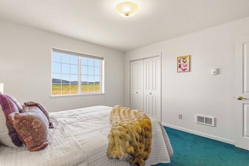 Bird Watcher’s Retreat • 215 Acres • Water Views