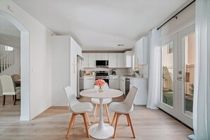 Dining - Stylish + Cozy Designer Home; Near Strip w/ EV2 (Las Vegas)