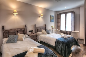 Room - Hotel y Restaurante El Estanco (El Hoyo de Pinares)