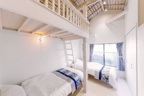 Room - Vrbo Property (足立区柳原)