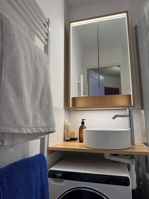 Bathroom - Vrbo Property (Huez)