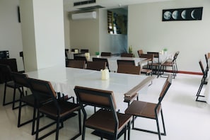 Khu ăn uống