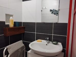 Bathroom - Vrbo Property (Boulogne-sur-Mer)