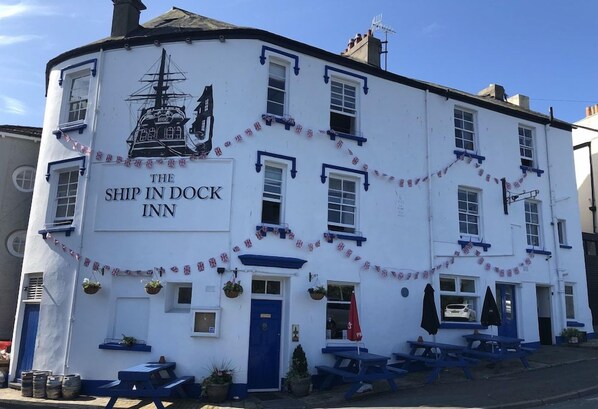 Exterior - The Ship In Dock Inn (Dartmouth)
