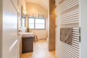 Bathroom - Vrbo Property (Heiligenhafen)