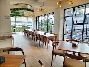 Dining - Fahira Hotel Syariah Bukittinggi (Bukittinggi)