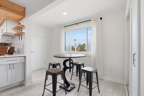 Dining - Destin Retreat • Pool, Balcony & Amenities (Destin)