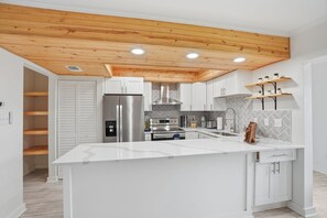 Private kitchen - Destin Retreat • Pool, Balcony & Amenities (Destin)