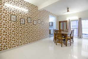 Dining - Hotel O Sln Suites (Bangalore)