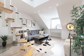 Interior - Mc'Maggies Atelier – Stylish Vacation Rental with a Hot Tub Near Düsseldorf (Meerbusch)