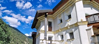 Beautiful apartment for 7 guests with WIFI, TV and balcony