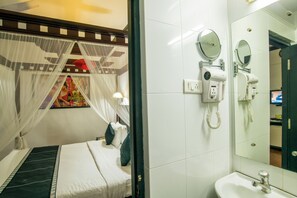 Bathroom - The Silvertips Munnar (Munnar)