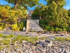 Exterior - Island Line Camp: Lakefront Sunsets on Lake Champlain (South Hero)