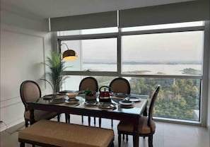 Dining - Serenity Suites One Constitution Avenue (Islamabad)