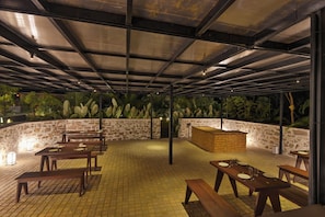 Outdoor dining - Kaizen Eirene Luxe Villa (Udaipur)