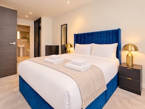 Room - Luxury 2BR 2 Bath Gym City Centre Sleeps 4 (Salford)