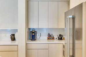 Interior - Walk to Beach! Condo w/ Shared Rooftop Patio (Oceanside)