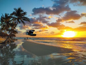 Beach - Easy Playa Mornings. 2 Beds Sleeps 4 · 5th Ave, ADO, Beach, Cozumel Ferry 4 Mins (Playa del Carmen)