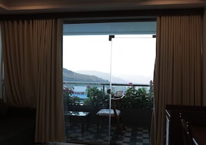 Room - Nivanta Grand Lake & Valley View Resort (Wai)